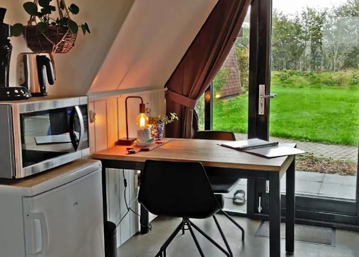 Hotelhuisje #a * Warmenhuizen