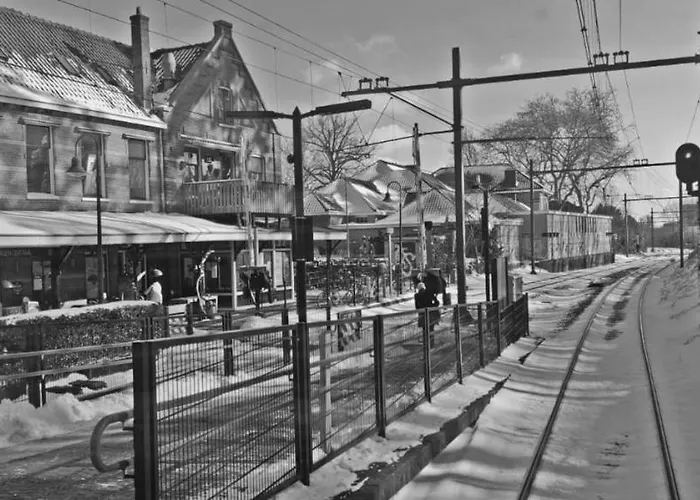 Hotelhuisje #a Hébergement de vacances Warmenhuizen